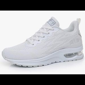 •Size 7.5 •White •Air •Sneakers